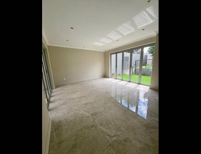 5 BEDROOM PROPERTY TO RENT IN HYDE PARK